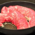 Ķiploku sviestā steiki