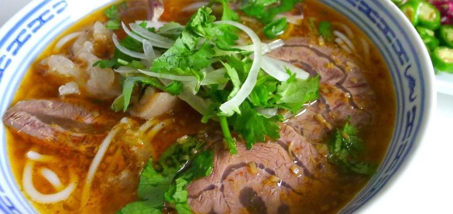 sopa especiada de vietnam