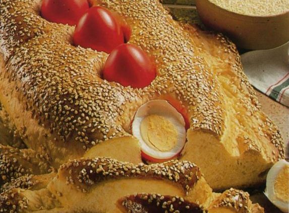 Pan de Pascua griego